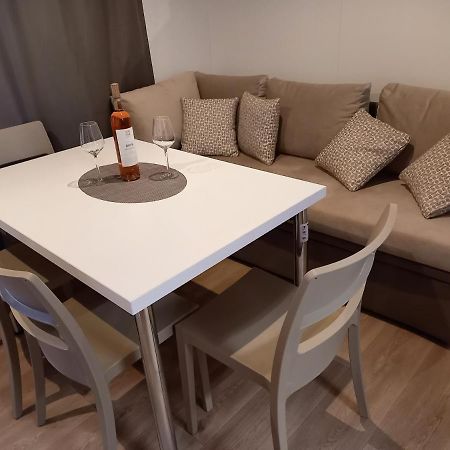 Mobile Home Agava 비오그라드나모루 외부 사진