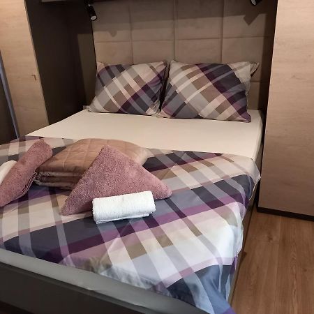 Mobile Home Agava 비오그라드나모루 외부 사진