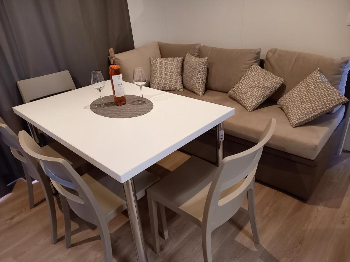 Mobile Home Agava 비오그라드나모루 외부 사진